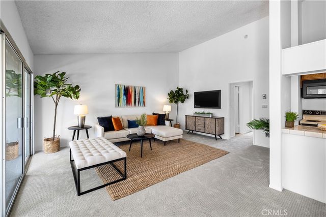 902 Camino Real 207, Redondo Beach, CA 90277