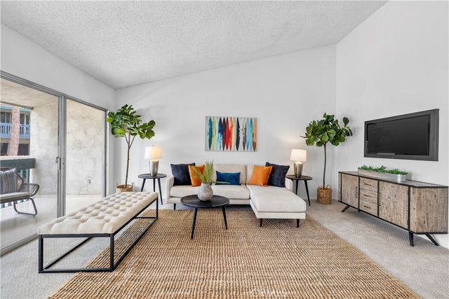 902 Camino Real 207, Redondo Beach, CA 90277