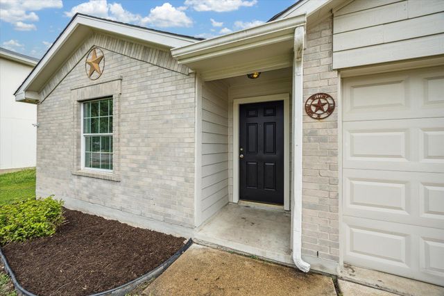 110 Rinehardt ST, Hutto, TX 78634