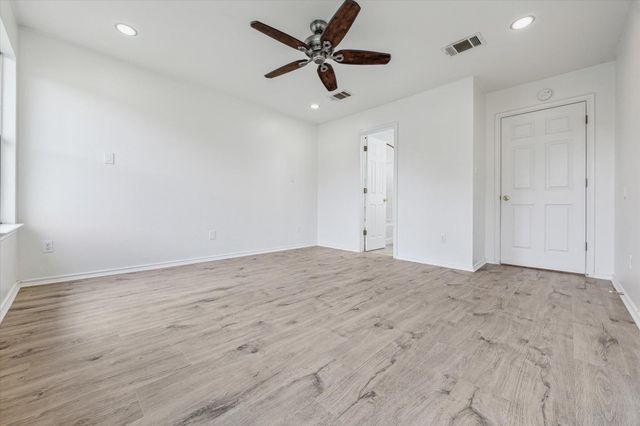 110 Rinehardt ST, Hutto, TX 78634