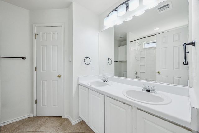 110 Rinehardt ST, Hutto, TX 78634