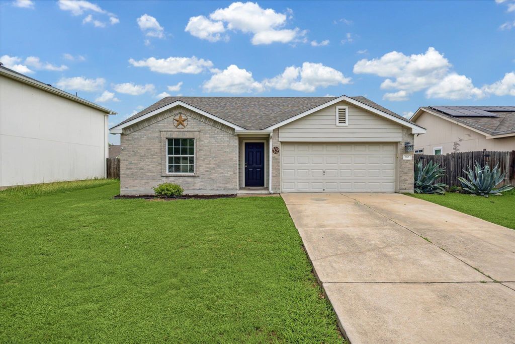 110 Rinehardt ST, Hutto, TX 78634