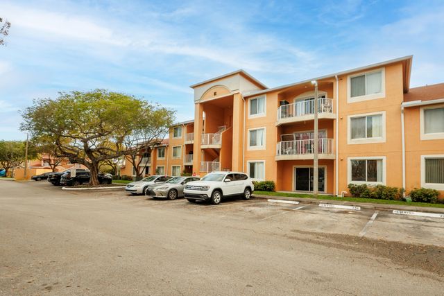 6960 SW 39th E205, Davie, FL 33314