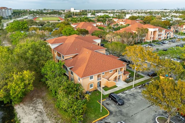 6960 SW 39th E205, Davie, FL 33314