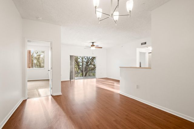 6960 SW 39th E205, Davie, FL 33314