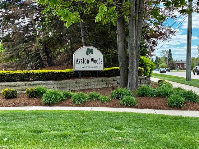 40135 Streamwood Court, Sterling Heights, MI 48310