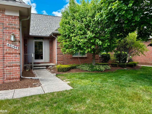 40135 Streamwood Court, Sterling Heights, MI 48310