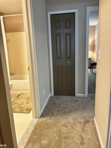 40135 Streamwood Court, Sterling Heights, MI 48310