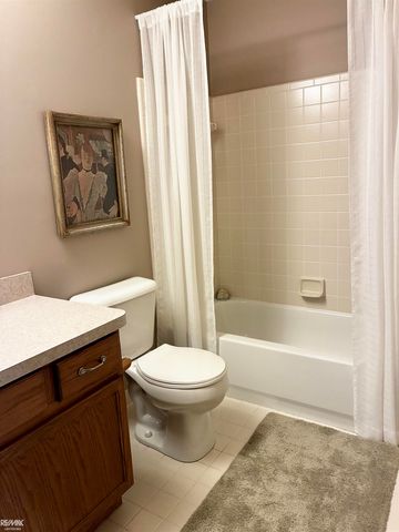 40135 Streamwood Court, Sterling Heights, MI 48310