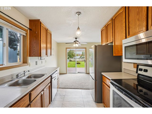 123 Se 34TH Cir, Troutdale, OR 97060