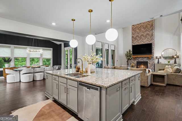 185 Oakleigh Manor Drive, Fayetteville, GA 30215