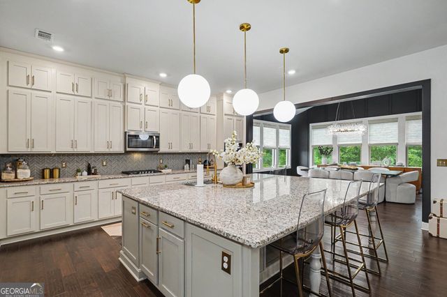 185 Oakleigh Manor Drive, Fayetteville, GA 30215