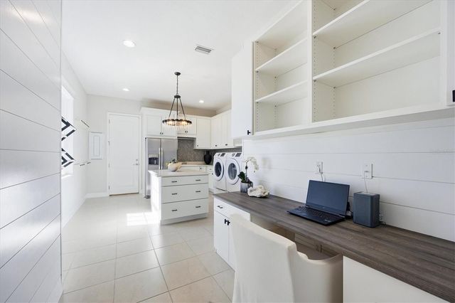 3467 COMPOUND COURT, Sarasota, FL 34240