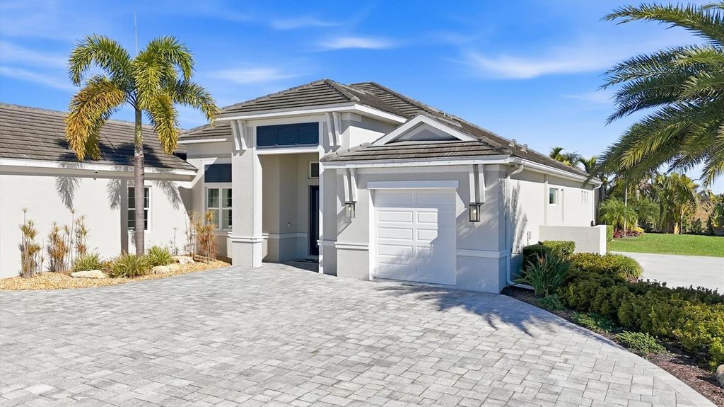 Image 13 of property listing at 3467 COMPOUND COURT, Sarasota, FL 34240