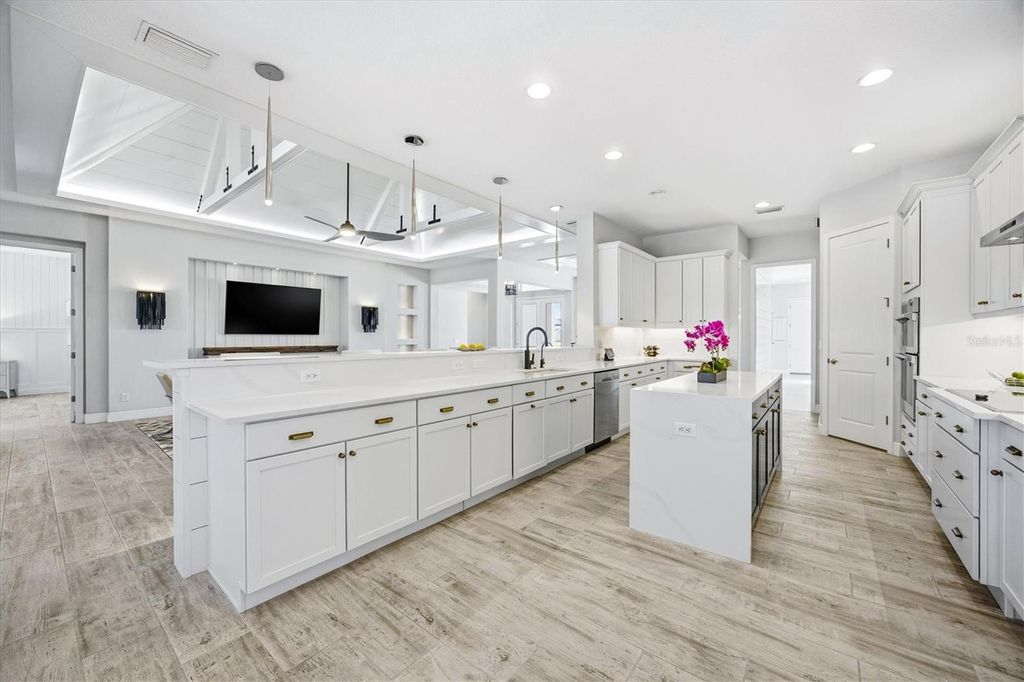 Image 27 of property listing at 3467 COMPOUND COURT, Sarasota, FL 34240