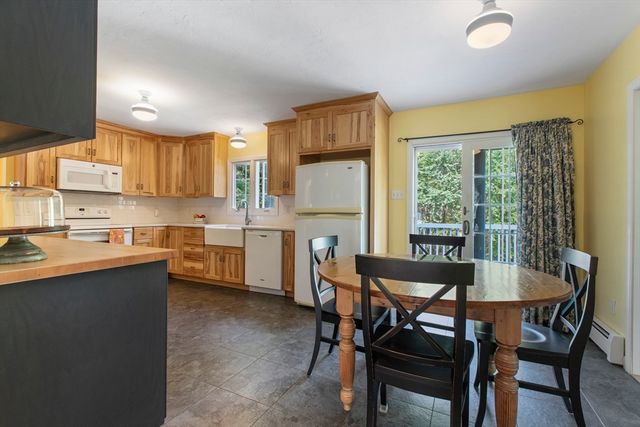 11 Old Farm Rd, Douglas, MA 01516