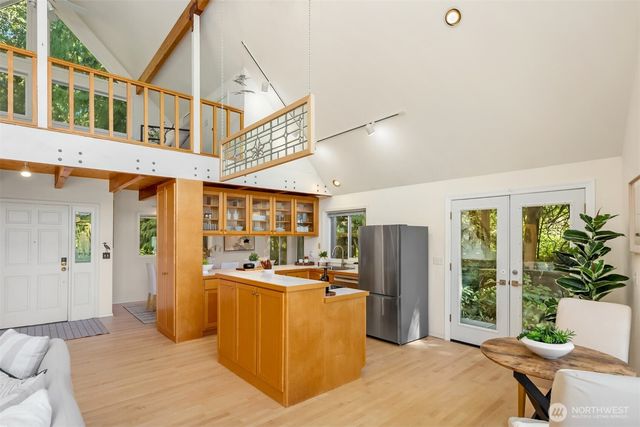 16273 Reitan Road NE, Bainbridge Island, WA 98110
