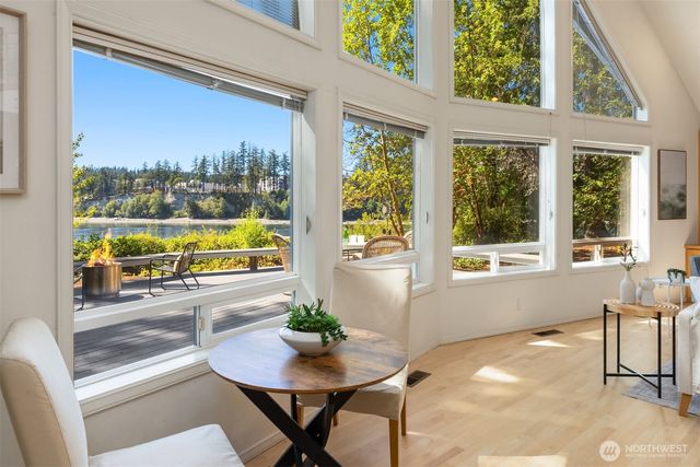 16273 Reitan Road NE, Bainbridge Island, WA 98110