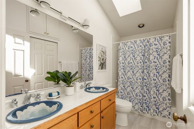 16273 Reitan Road NE, Bainbridge Island, WA 98110
