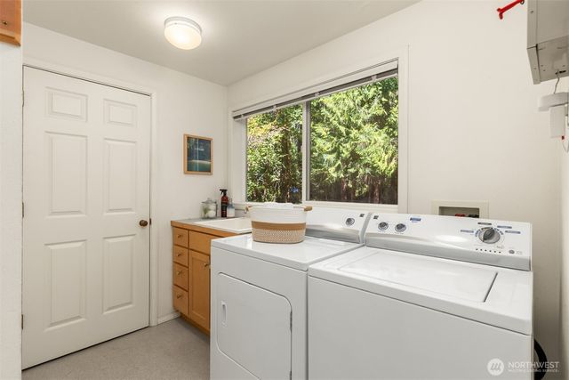 16273 Reitan Road NE, Bainbridge Island, WA 98110