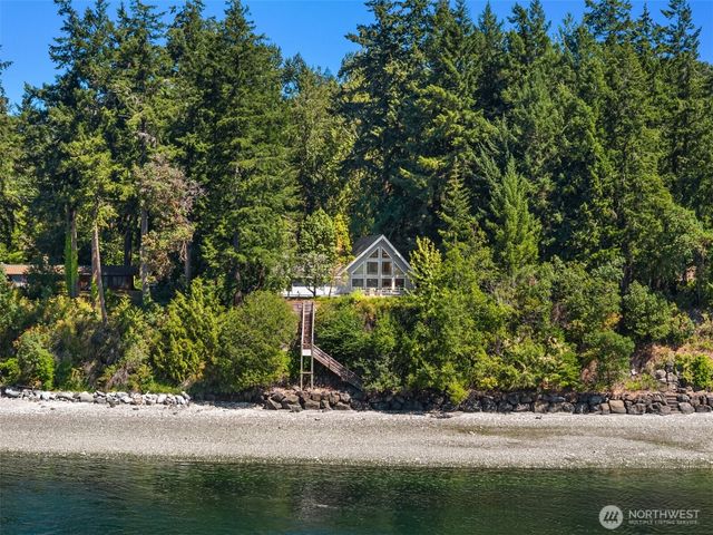 16273 Reitan Road NE, Bainbridge Island, WA 98110
