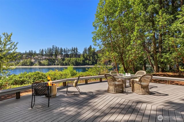 16273 Reitan Road NE, Bainbridge Island, WA 98110