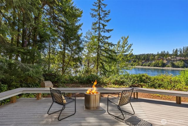 16273 Reitan Road NE, Bainbridge Island, WA 98110
