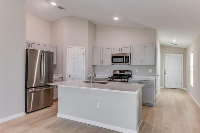 15236 MAUDE LANDING LOOP, Wimauma, FL 33598