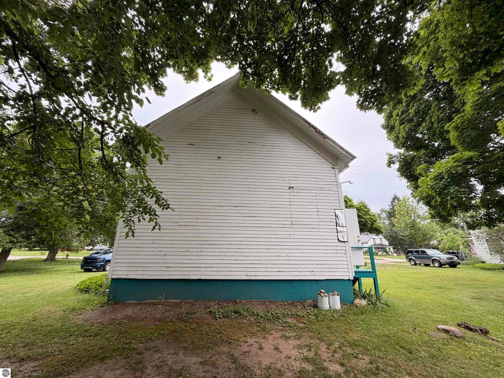 Image 15 of property listing at 1117 Michigan Avenue, Alma, MI 48801