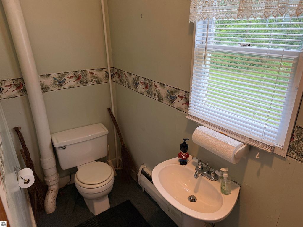 Image 7 of property listing at 1117 Michigan Avenue, Alma, MI 48801