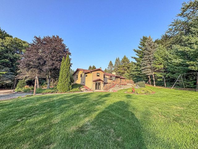 W228S5955 Arrow Ridge ROAD, Waukesha, WI 53189