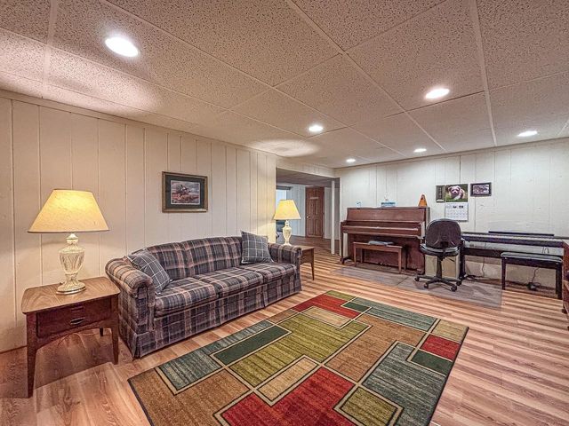 W228S5955 Arrow Ridge ROAD, Waukesha, WI 53189