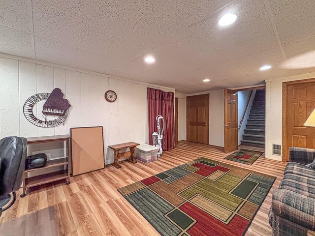 W228S5955 Arrow Ridge ROAD, Waukesha, WI 53189