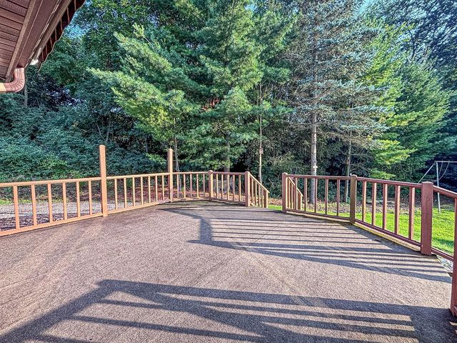 W228S5955 Arrow Ridge ROAD, Waukesha, WI 53189