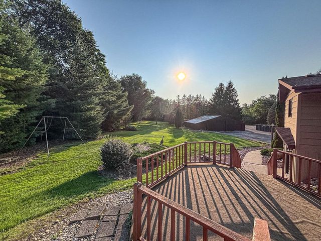 W228S5955 Arrow Ridge ROAD, Waukesha, WI 53189