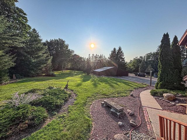 W228S5955 Arrow Ridge ROAD, Waukesha, WI 53189