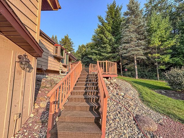 W228S5955 Arrow Ridge ROAD, Waukesha, WI 53189