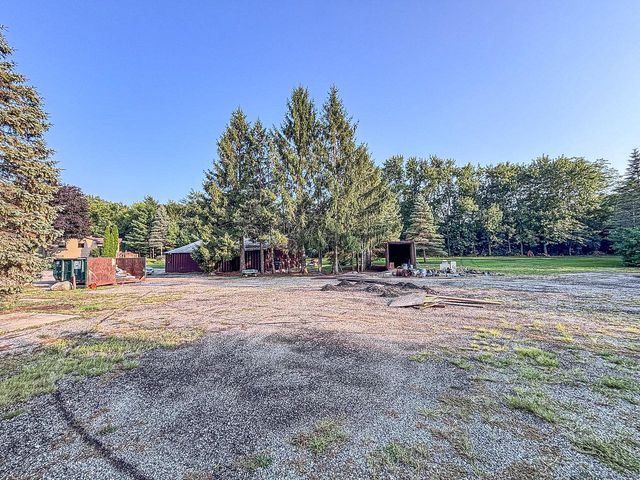 W228S5955 Arrow Ridge ROAD, Waukesha, WI 53189