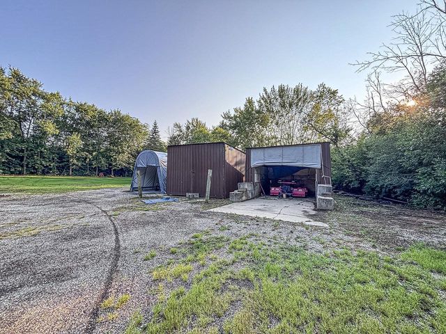 W228S5955 Arrow Ridge ROAD, Waukesha, WI 53189