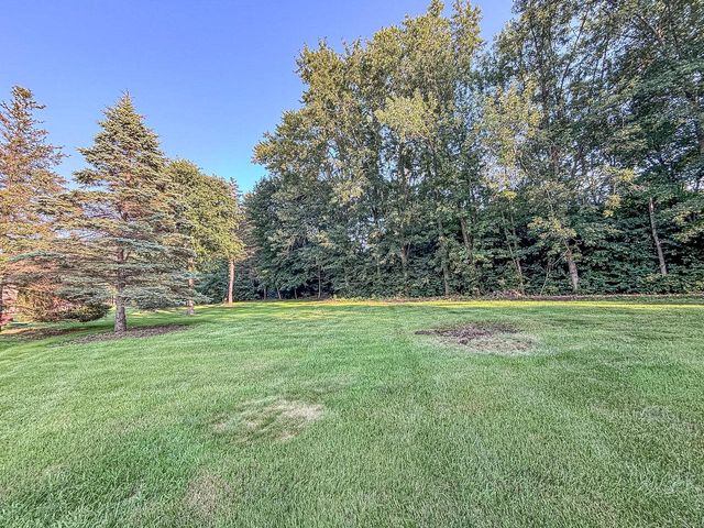 W228S5955 Arrow Ridge ROAD, Waukesha, WI 53189