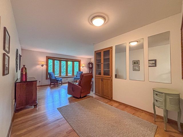 W228S5955 Arrow Ridge ROAD, Waukesha, WI 53189