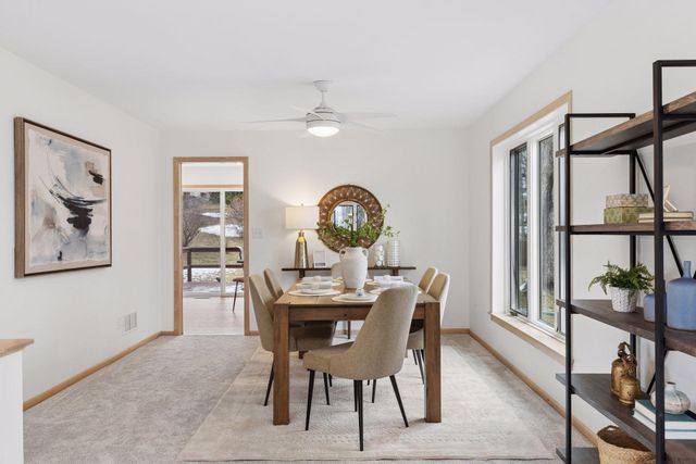 972 Lydia Drive W, Roseville, MN 55113