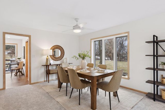 972 Lydia Drive W, Roseville, MN 55113