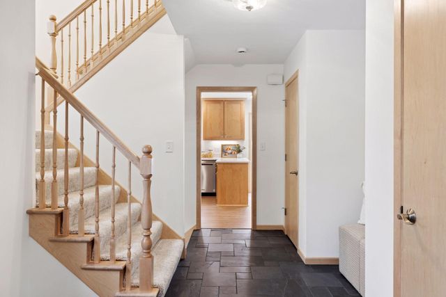 972 Lydia Drive W, Roseville, MN 55113