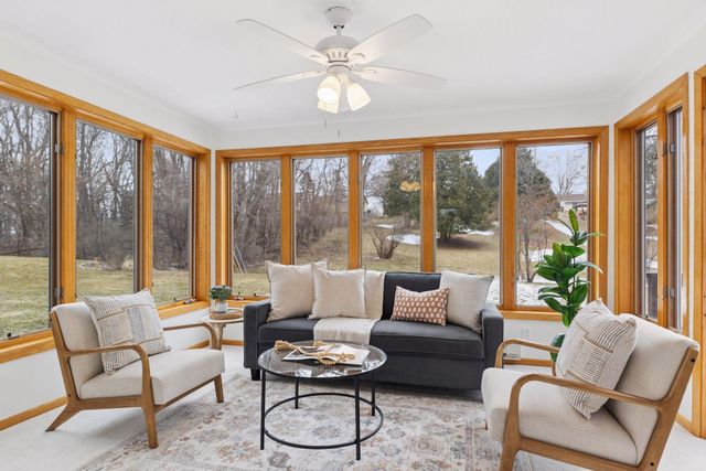 972 Lydia Drive W, Roseville, MN 55113