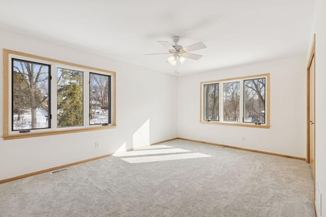 972 Lydia Drive W, Roseville, MN 55113