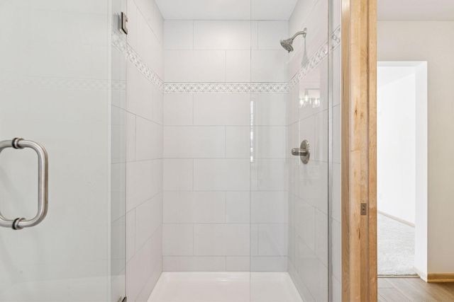 972 Lydia Drive W, Roseville, MN 55113