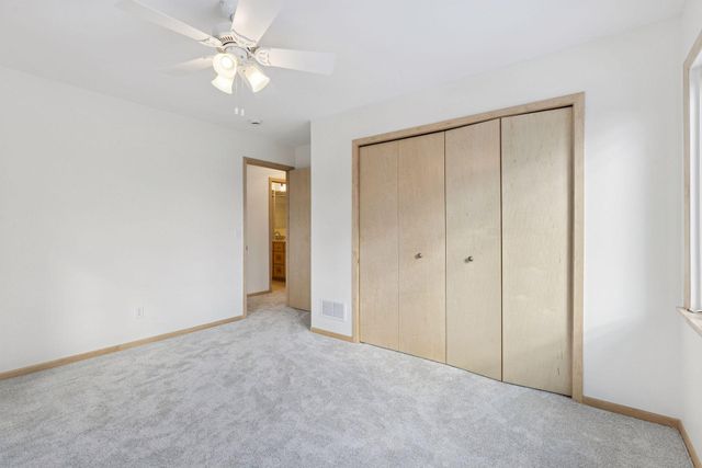 972 Lydia Drive W, Roseville, MN 55113