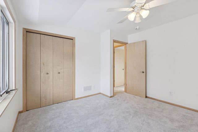 972 Lydia Drive W, Roseville, MN 55113