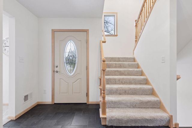 972 Lydia Drive W, Roseville, MN 55113